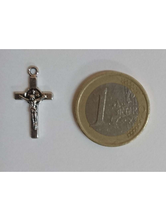 Amulettt mit dem Kreuz des Heiligen Benedikt