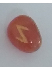 Amulette der Runen Carneola Eihwaz. Die Pflanzenwelt.