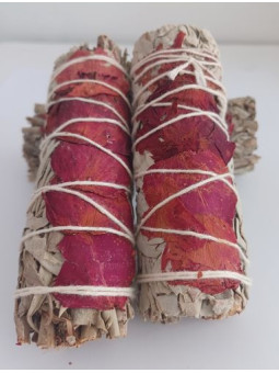 Bündel aus weißem Salbei mit roter Rose von 11 cm. ca.