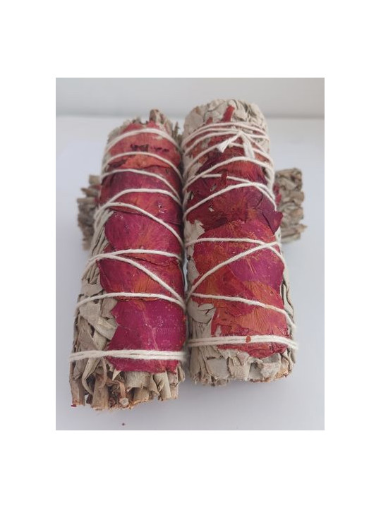 Bündel aus weißem Salbei mit roter Rose von 11 cm. ca.
