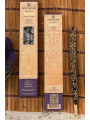 Lavendel und violetter Maya-Räucherstäbchen. Aromanza.
