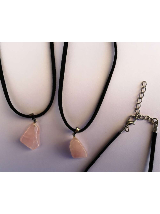 Anhänger mit Rosenquarz-Mineral