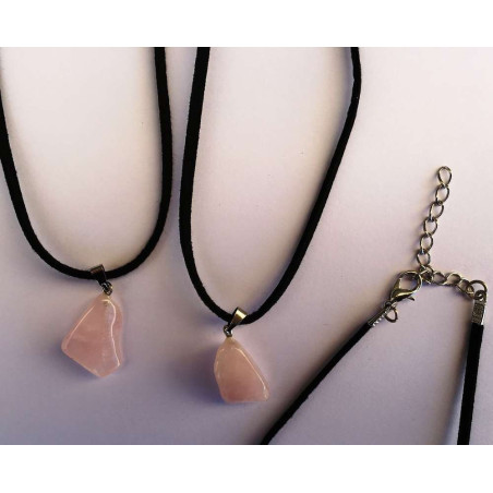Anhänger mit Rosenquarz-Mineral