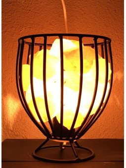 Schmiedeeisen-Lampe mit Himalaya-Salz-Stücken. 16 X 22 cm