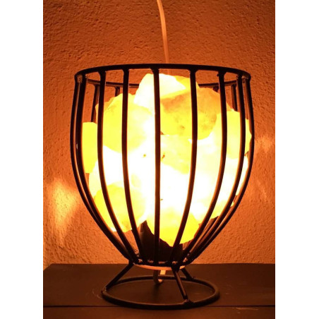 Schmiedeeisen-Lampe mit Himalaya-Salz-Stücken. 16 X 22 cm