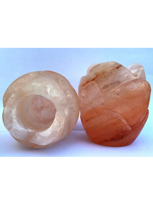 Natürlicher Himalaya-Salz-Kerzenständer. Form der Rose.