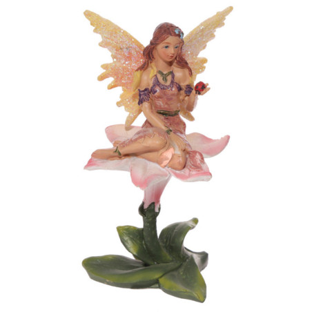 Fee auf Blume sitzend. 11 cm hoch x 11,5 cm breit.