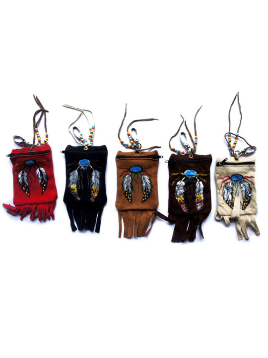 Hellbraune indische Wildlederhandtasche mit Anhänger