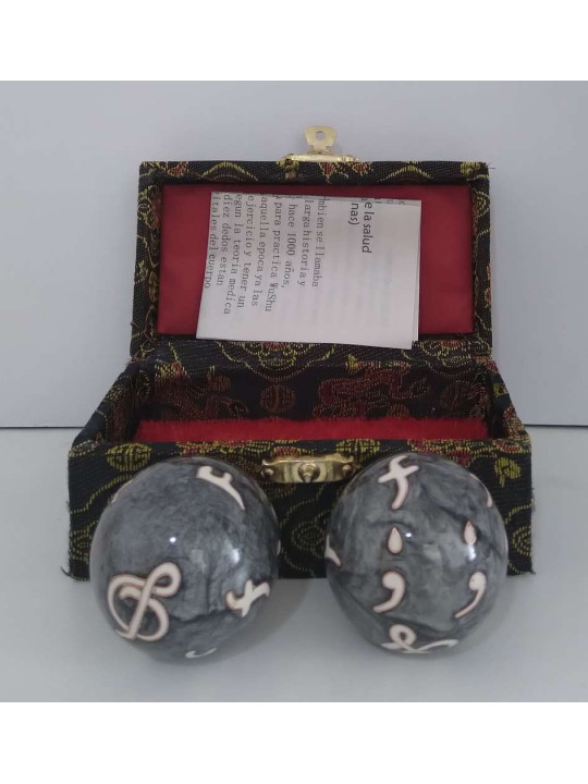 Grey Chinese Sphere Gesundheit Ball mit Symbolen.