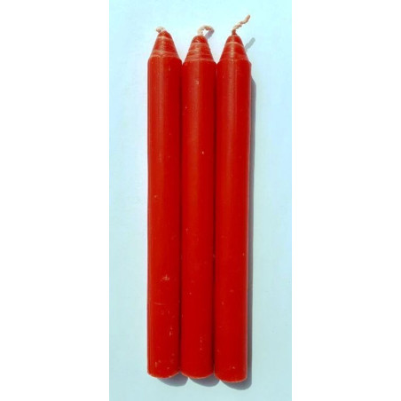 Rot getauchte handgemachte Kerze
