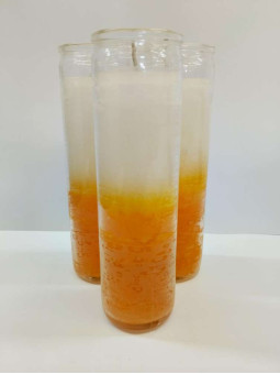 Echte lila-weiße Esoterik-Kerze in dicker Glasvase