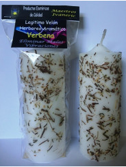 Legitime Kerze mit krautigem und aromatischem Eisenkraut