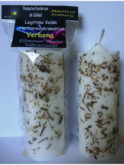 Legitime Kerze mit krautigem und aromatischem Eisenkraut