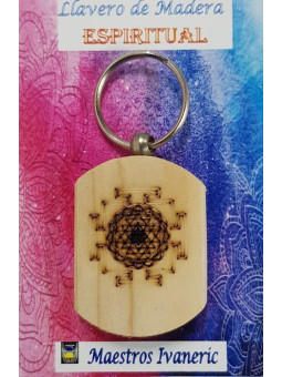 Schlüsselanhänger aus Holz mit spirituellem Symbol