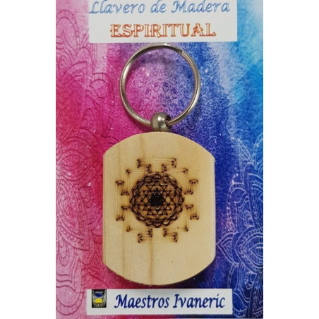 Schlüsselanhänger aus Holz mit spirituellem Symbol