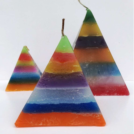 Kleine Pyramide Kerze 7 Farben, 7cm Basis x 9cm Höhe