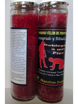 Besondere Petitionskerze, die zu meinen Füßen gefaltet ist.