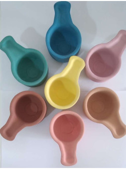 Weihrauch- und Kräuterbrenner in zufälligen Farben