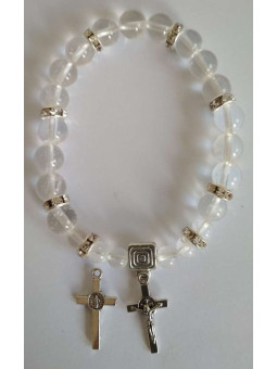 Mineralienarmband aus Kristallquarz mit Kreuz des Heiligen Benedikt