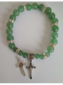 Mineralienarmband aus grünem Quarz mit Kreuz des Heiligen Benedikt