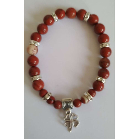 Rotes Jaspis-Mineral-Armband mit Glücksklee