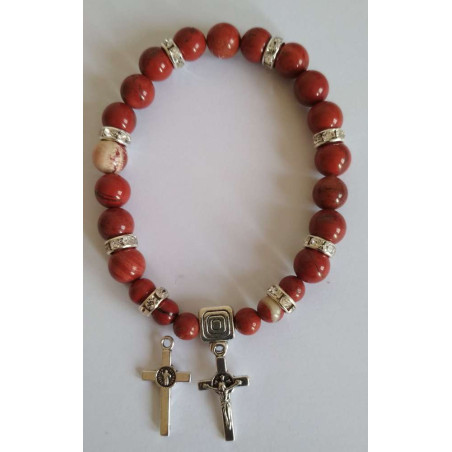 Mineralienarmband aus rotem Jaspis mit Kreuz des Heiligen Benedikt, Schutz