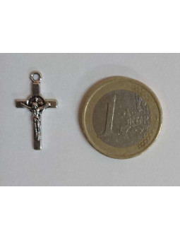Amulettt mit dem Kreuz des Heiligen Benedikt