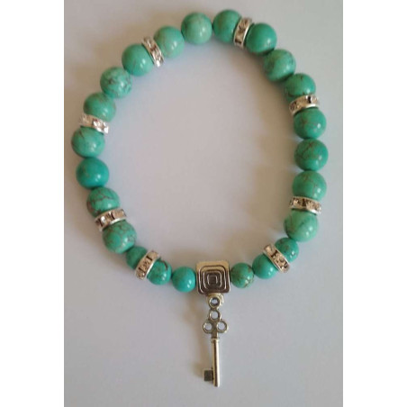 Türkisfarbenes Mineralienarmband mit Straßenöffnerschlüssel