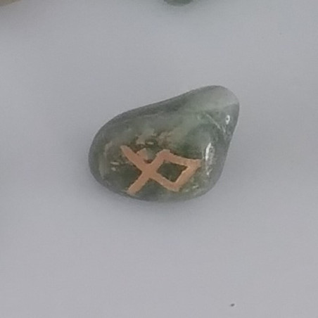 Amulett der Aventurischen Runen Othila. Eigentum.