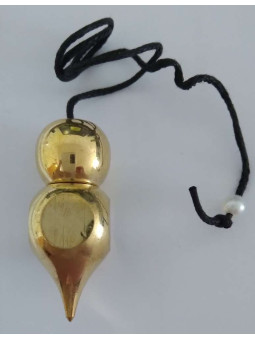 Goldenes Tropfenpendel und eine 4 cm. Kugel mit Kette