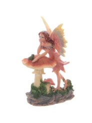 Süße Fee mit Pilz. 11 cm hoch x 6 cm breit