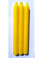Gelb getauchte handgemachte Kerze