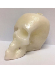 Weiße Totenkopf-Kerze. 11 x 9 Zentimeter